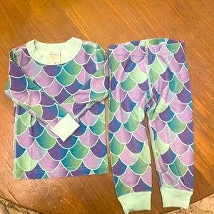 3 sets of 2T Hanna Andersson pajamas